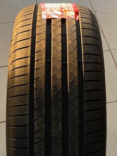 Pneumatico estivo 235 - 45, 18