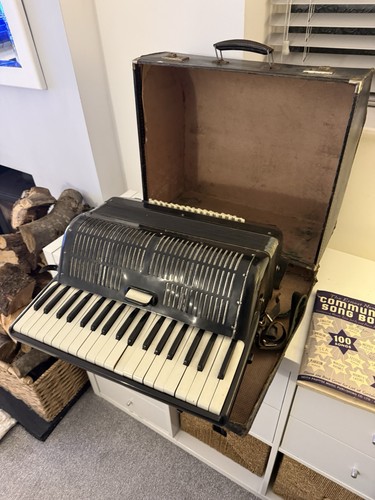Vecchia fisarmonica vintage - vecchia,