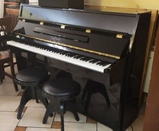 Pianoforte verticale  con sgabello 