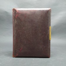 Album contenente 57 fotografie di famiglia dell'800/'900. Ingiallimenti