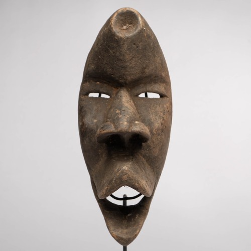 1077 maschera dan - 1077,