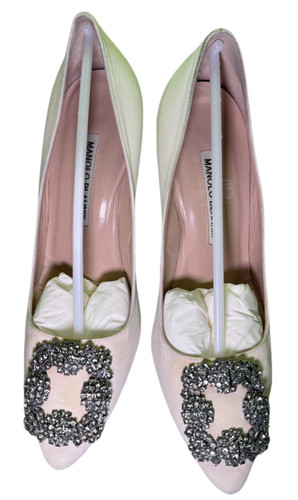 Decolte manolo blahnik hangisi - manolo,