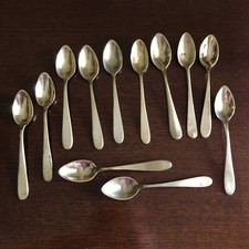 Gruppo 12 Cucchiaini Vintage In Alpacca simili, non perfettamente uguali dorati