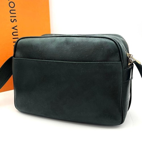 Louis vuitton taiga reporter - louis,