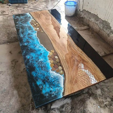 Tavolo da pranzo in legno di