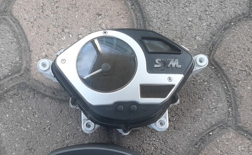 Display conta sym - km,