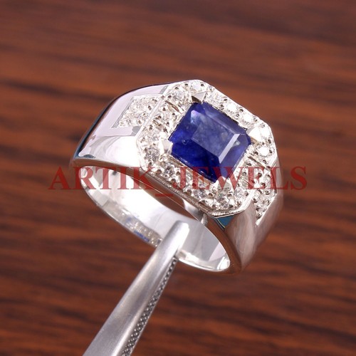 Riscaldato zaffiro blu con - blu, 14k