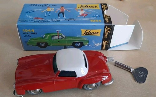 Schuco micro racer - racer, mercedes