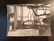 Foto storica Ragusa, donna al lavoro fabbrica - AF1