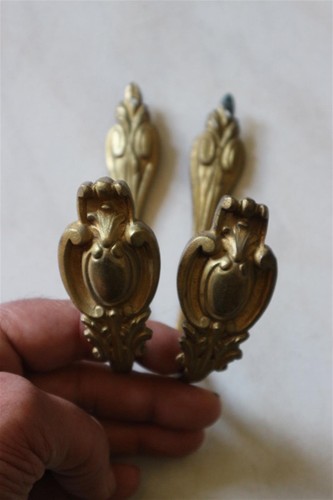 Lot appliques embrasses a - de,