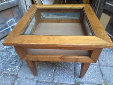 Banchi espositori per arredo negozio 