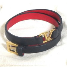 Auth Valentino Garavani V logo
