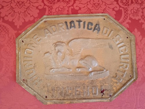 Antica tabella insegna