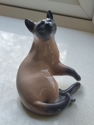 Modellino statuina gatto