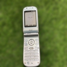 Il cellulare DoCoMo SA700iS Silver è un articolo usato.
