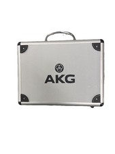 Custodia vuota Akg solo così