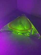 Ciotola di Murano in vetro sommerso e all'uranio vintage anni '70