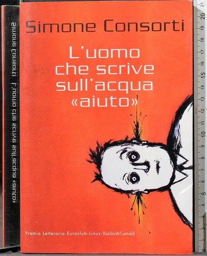 Uomo che scrive sull - che, sull'acqua