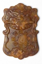 Ciondolo giada intagliata