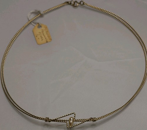Collana rigida con perle - con,