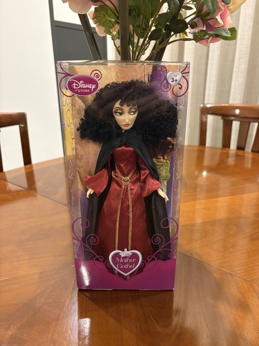 Personaggio mother gothel dal - gothel,