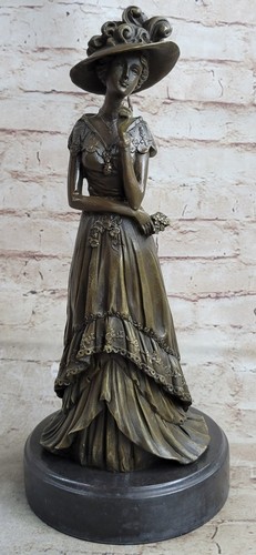 Scultura marmo donna - in,