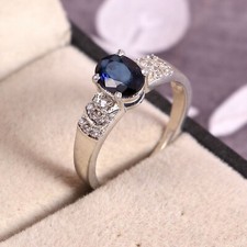 Anello zaffiro blu naturale
