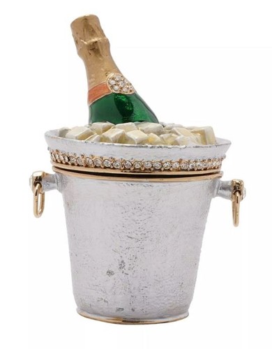 Treasured trinkets champagne - treasured,