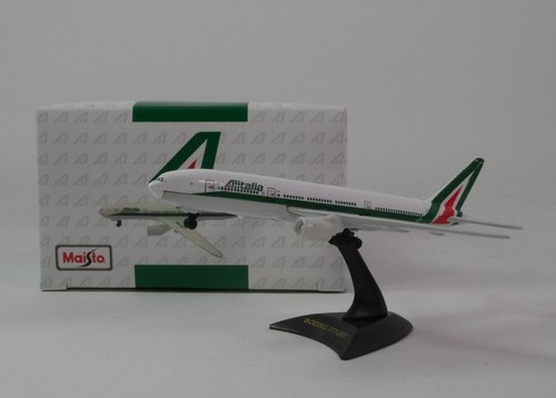 Maisto boeing 777 200 alitalia - maisto,