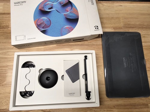 Wacom intuos pro tablet - wacom,