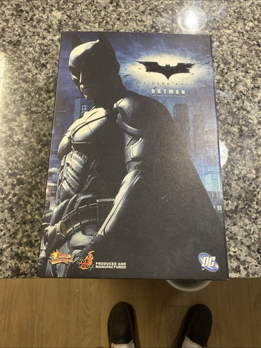 Hot toys batman cavaliere - batman:, il
