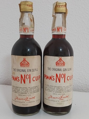 Pareja botellas antiguas