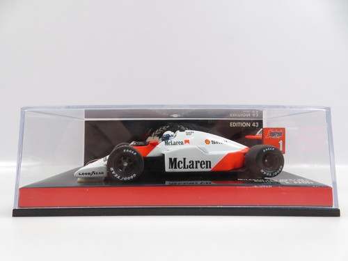 Minichamps 530864301 - 1:43,