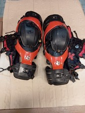 tutori ginocchiere asterisk