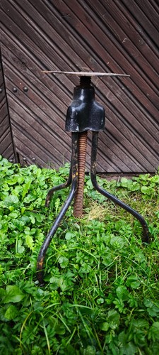 Sgabello industriale vintage