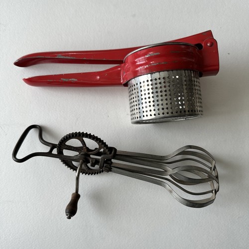 Antico frullatore manuale luce