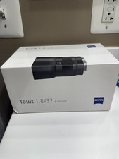 ZEISS Touit 32 mm f/1.8
