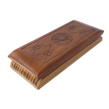 Scatola legno intagliato a