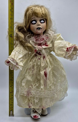 Grande bambola sposa zombie