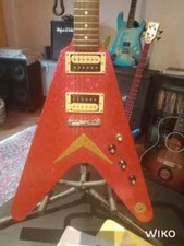 Chitarra elettrica artigianale su base Dean