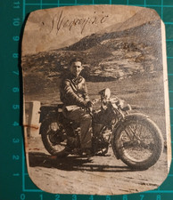 FOTO UOMO SU MOTO GUZZI SPORT