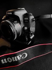 Canon EOS 77D Fotocamera Digitale obbiettivo 50 mm + Kit + 2 Batterie