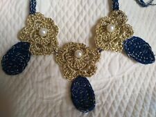 Collana all'uncinetto con