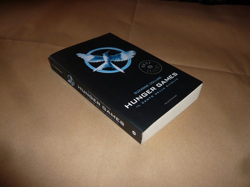 Suzanne collins hunger games - collins,,