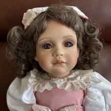 Bambola di porcellana