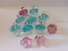 Lotto di pigne e fiori in