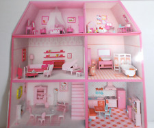 La casa di HELLO KITTY  Collezione accessori a complemento del Gioco