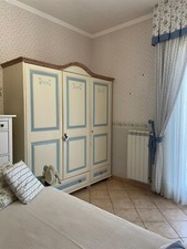 Camera da letto singola stile shabby chic elegante, completa e di ottima qualità