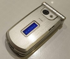 NTT docomo P700I argento cellulare giapponese flip phone Garakei Keitai cellulare