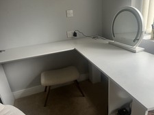 Scrivania angolare a forma di